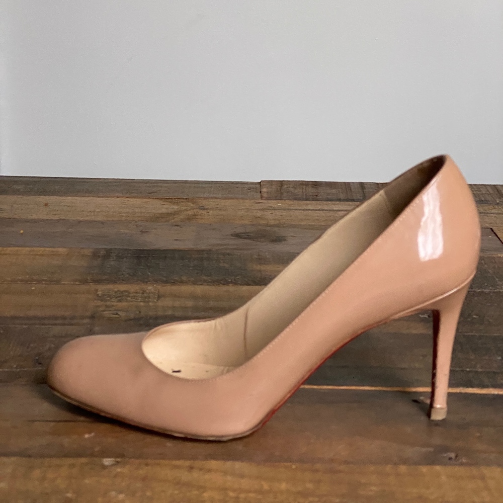 Christian Louboutin patent leather simple pump